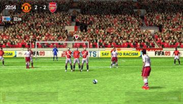 Immagine -10 del gioco FIFA 09 per PlayStation PSP