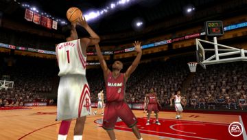 Immagine -3 del gioco NBA LIVE 07 per PlayStation PSP