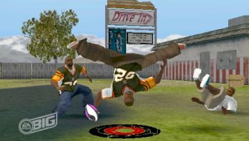 Immagine -5 del gioco NFL Street 3 per PlayStation PSP