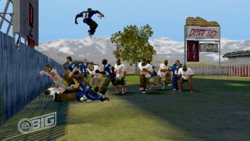 Immagine -15 del gioco NFL Street 3 per PlayStation PSP
