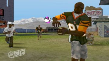 Immagine -10 del gioco NFL Street 3 per PlayStation PSP