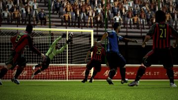 Immagine -11 del gioco Fifa 07 per Xbox 360