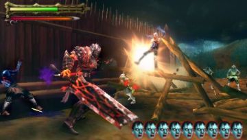 Immagine -11 del gioco Undead Knights per PlayStation PSP