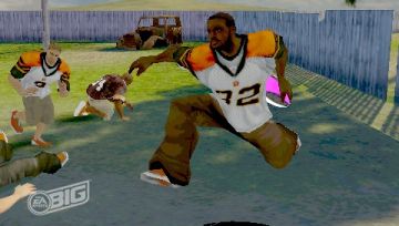 Immagine -12 del gioco NFL Street 3 per PlayStation PSP
