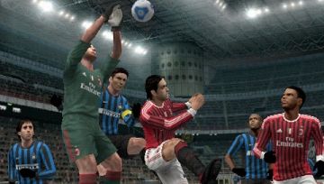 Immagine -10 del gioco Pro Evolution Soccer 2012 per PlayStation PSP