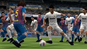 Immagine -9 del gioco Pro Evolution Soccer 2012 per PlayStation PSP