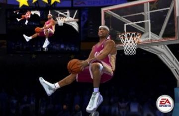 Immagine -15 del gioco NBA Live 2005 per PlayStation 2