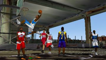 Immagine -3 del gioco NBA Street Showdown per PlayStation PSP