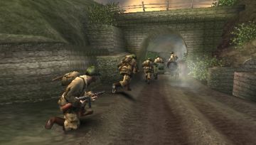 Immagine -3 del gioco Call of Duty: Roads to Victory per PlayStation PSP