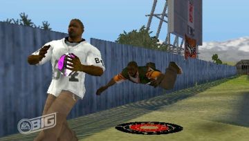 Immagine -4 del gioco NFL Street 3 per PlayStation PSP