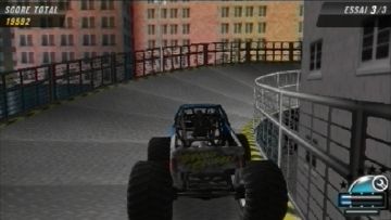 Immagine -5 del gioco Monster Jam: Assalto Urbano per PlayStation PSP