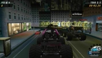 Immagine -12 del gioco Monster Jam: Assalto Urbano per PlayStation PSP