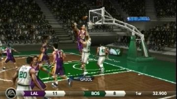 Immagine -17 del gioco NBA Live 09 per PlayStation PSP