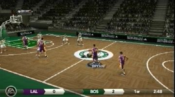 Immagine -15 del gioco NBA Live 09 per PlayStation PSP