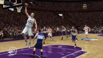 Immagine -2 del gioco NBA Live 08 per PlayStation PSP