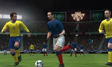 Immagine -2 del gioco Pro Evolution Soccer 2011 3D per Nintendo 3DS